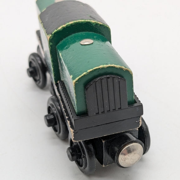 Thomas & Friends Wooden Railway Train Engine Derek - Picture 13 of 16